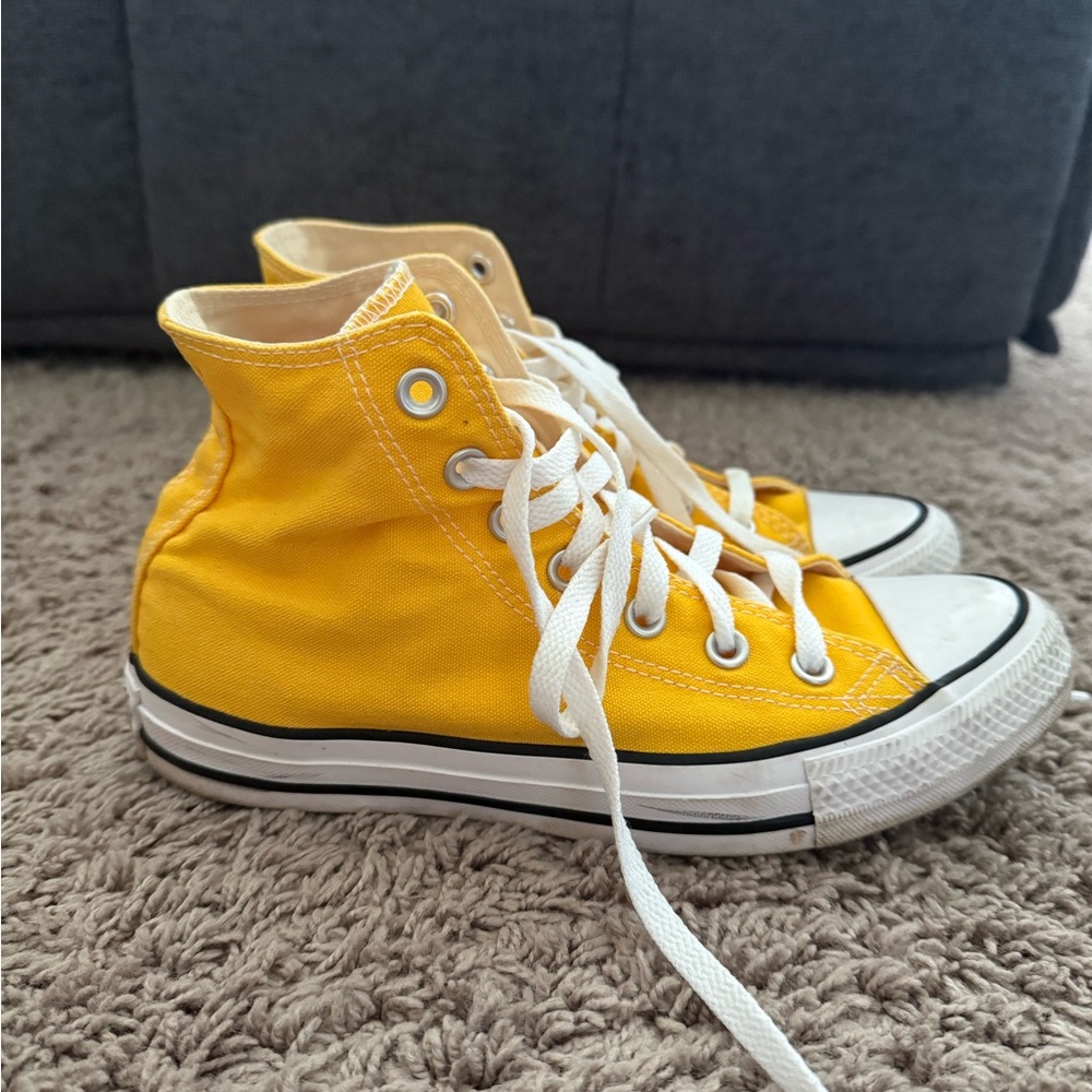 Yellow High-Top  converse Sneakers